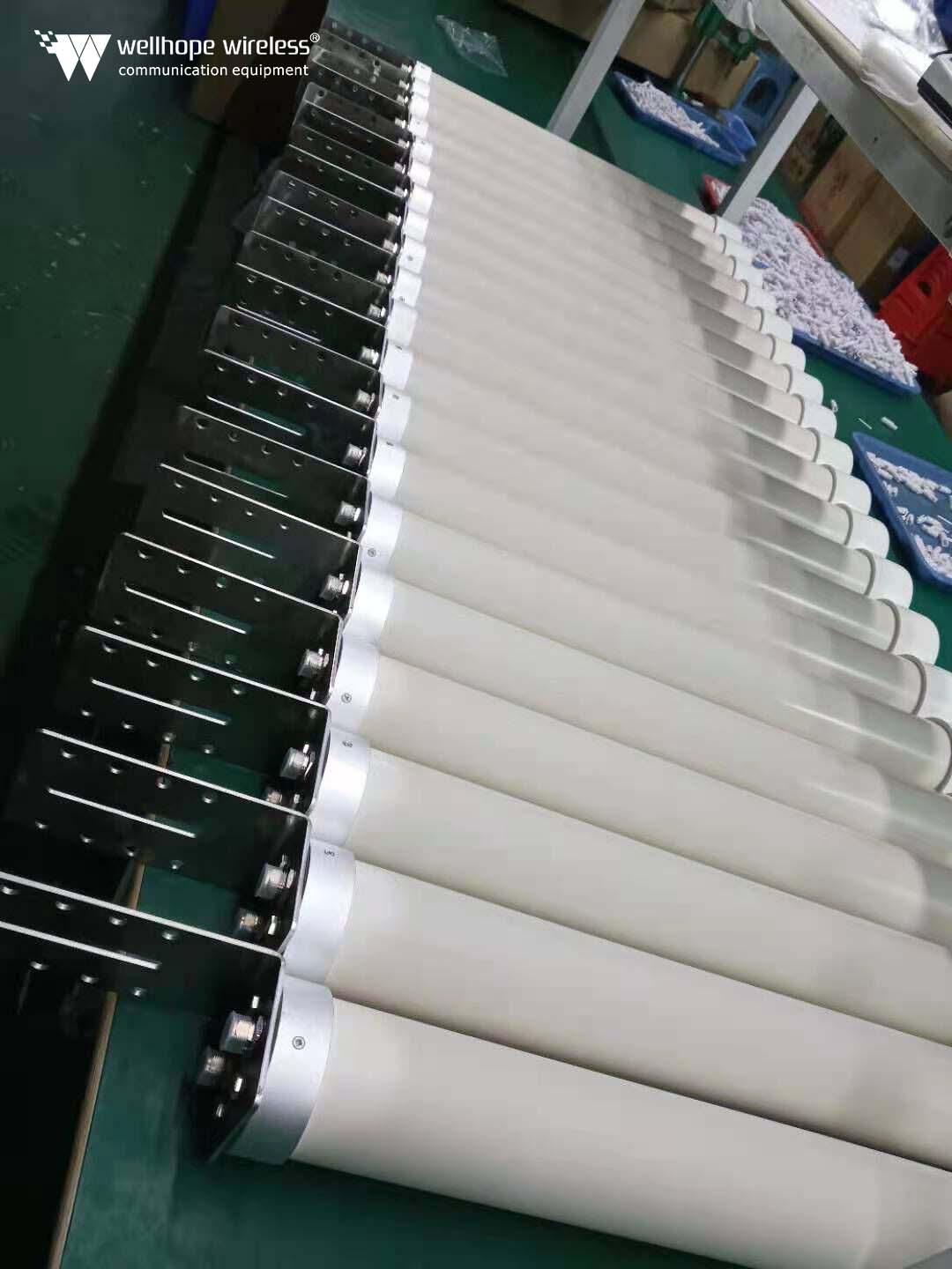  2021-1-18 100 pièces 5G antenne WH-5G-MM8x2 sur la production